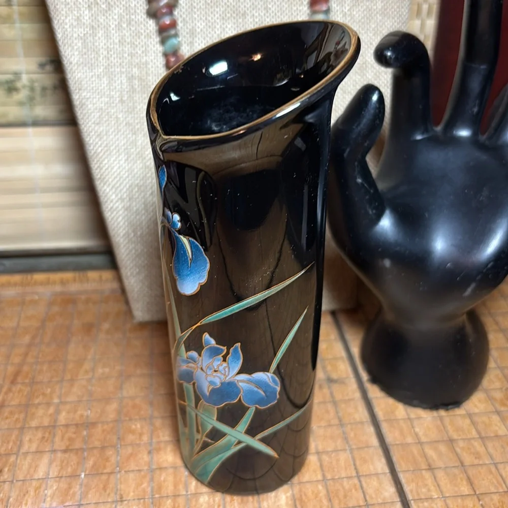 Black Onyx San Francisco Black Ceramic Vase w Blue Iris Design GUC 6”Hx2 5/8”D - Picture 6 of 17